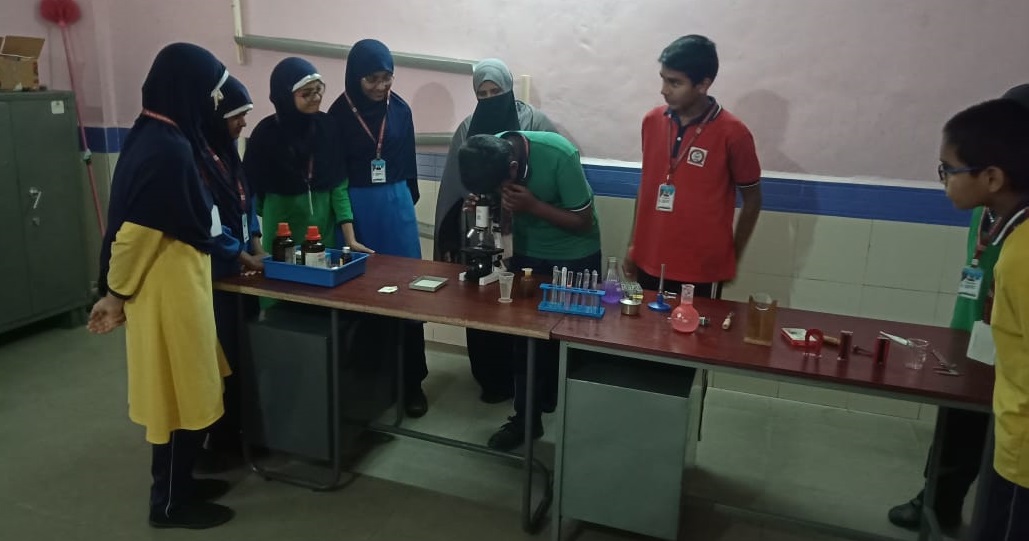 SCHOOL/COLLEGE IMAGE